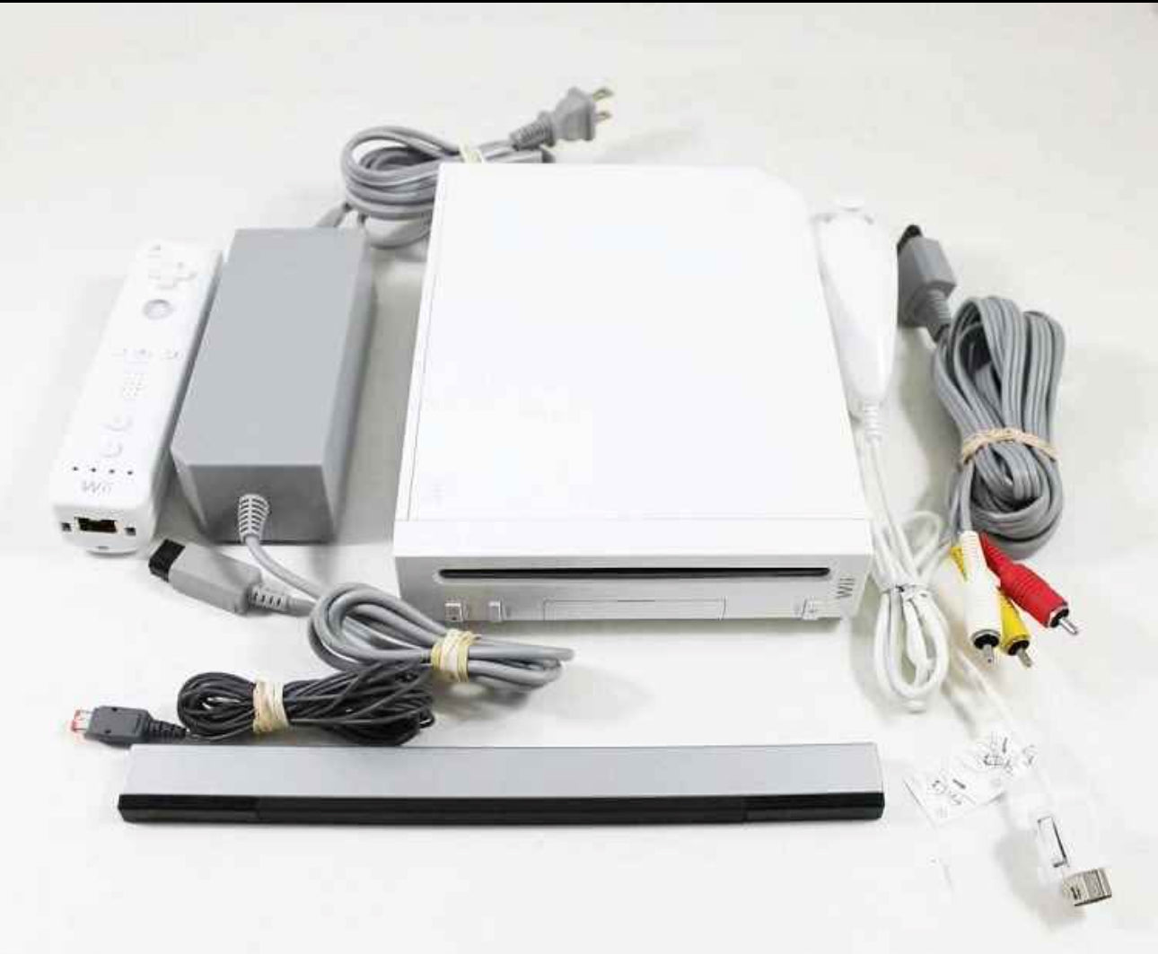 Modded Wii w/ 200 Games From Wii Gamecube N64 Gameboy and GBA Games